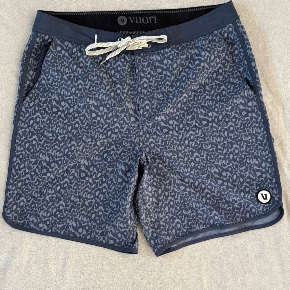 Vuori Cruise Boardshorts - 32
